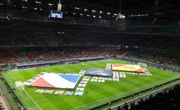 Porta da calcio ufficiale della Finale UEFA Nations League 2021 - Milano