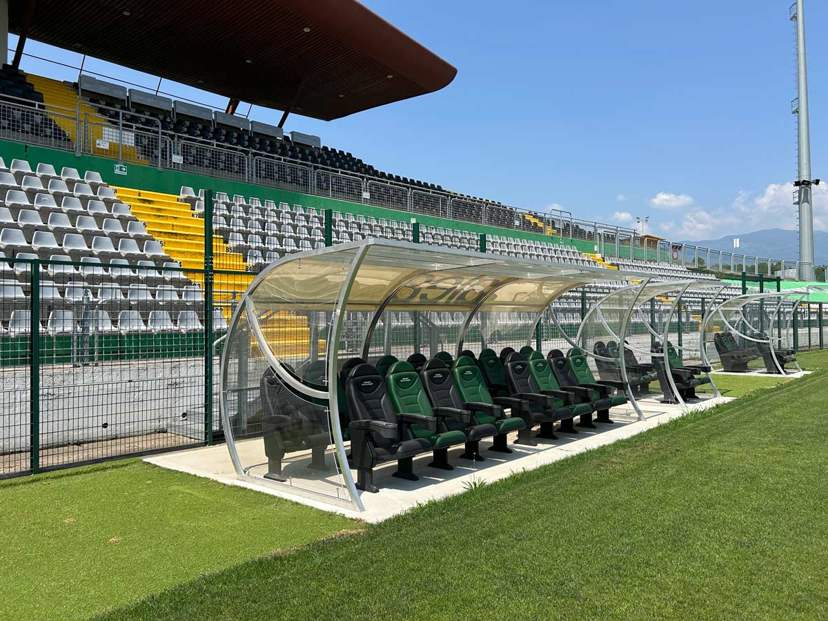 Panchine modello "World Cup" allo Stadio Omero Tognon di Fontanafredda (PN)