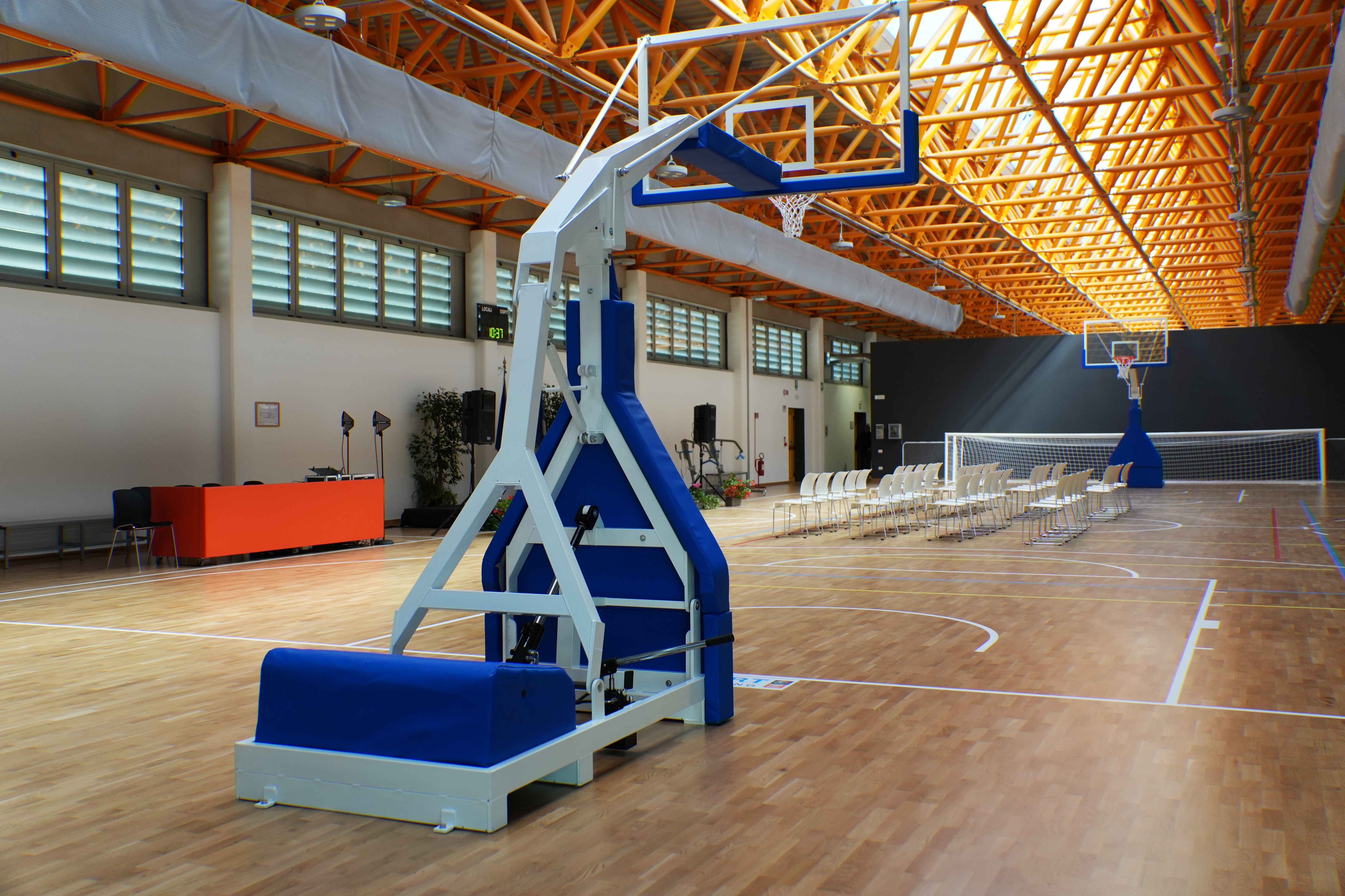  Allestimento di arredi ed attrezzature sportive per il C.S.I. (Centro Sportivo Integrato) di Monfalcone, Gorizia.