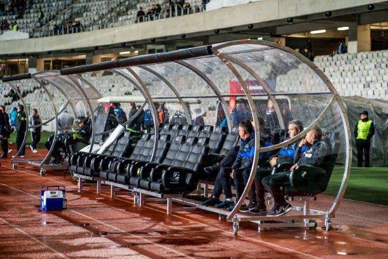 Panchine modello "World Cup" allo Stadio Cluj Arena di Cluj-Napoca, Romania.