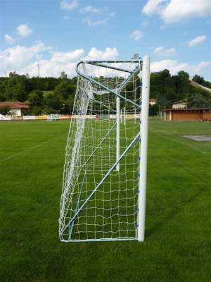 Freestanding soccer goals 5x2 in aluminium section diam. 80 mm.,divided crossbar welded corner joints.