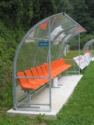 Team shelter model "Standard" 4 m. long, in galvanized steel, cover in policarbonate transparent.
